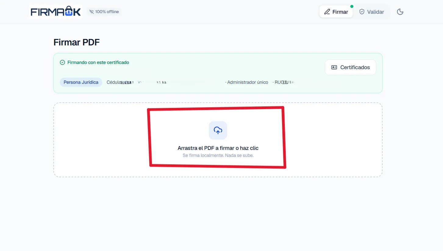 Pantalla «Firmar PDF» del Firmador Online con el aviso verde «Firmando con este certificado» y la zona para arrastrar o subir el documento
