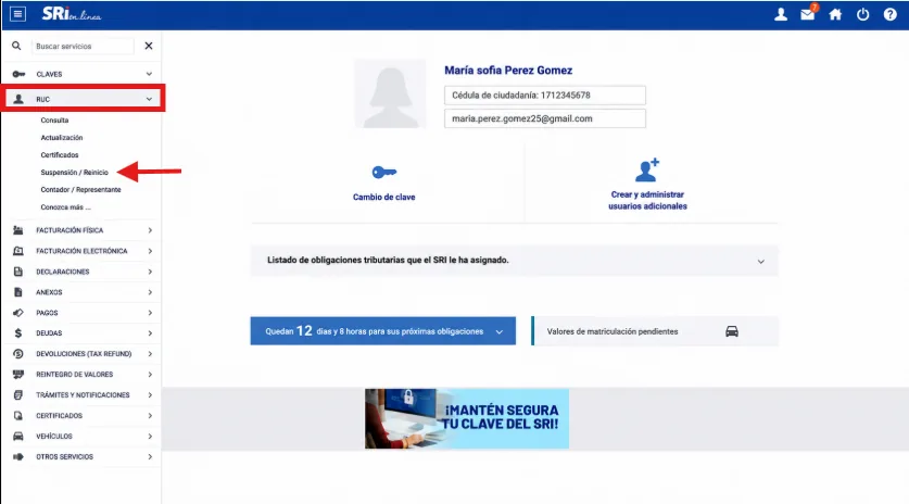 Perfil del contribuyente en SRI en Línea con el menú RUC desplegado y la opción Suspensión / Reinicio señalada por una flecha roja
